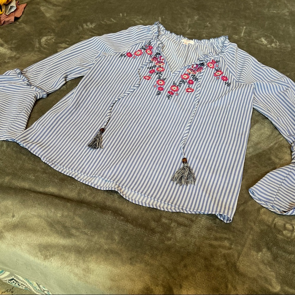 Xhilaration floral boho blouse